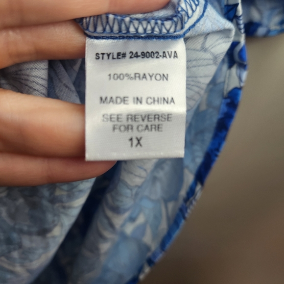 Women's Avara Blue Floral Print Top Sz 1X - Picture 4 of 11